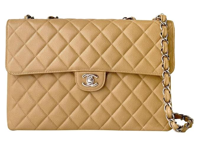 Timeless Chanel Handbags Cream Leather ref.548978 - Joli Closet