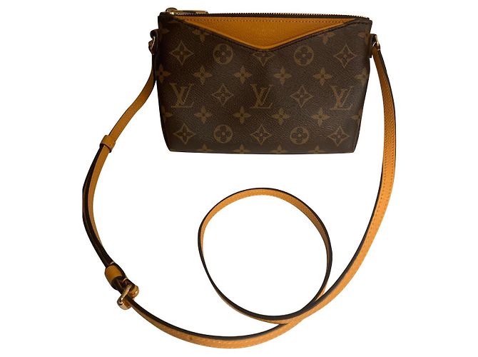 Louis Vuitton Embreagem Pallas BB Multicor