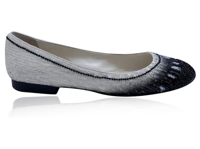 Chanel Ballerine con paillettes bianche e nere. Dimensioni delle scarpe 40 Bianco Pelle  ref.550787