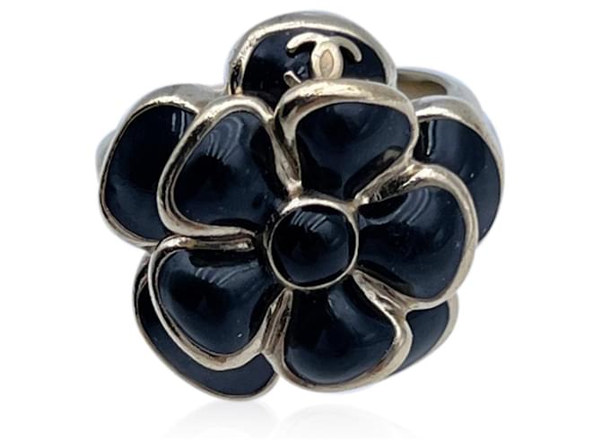 Vintage Black Enamel and Gold Metal Camelia Camellia Ring