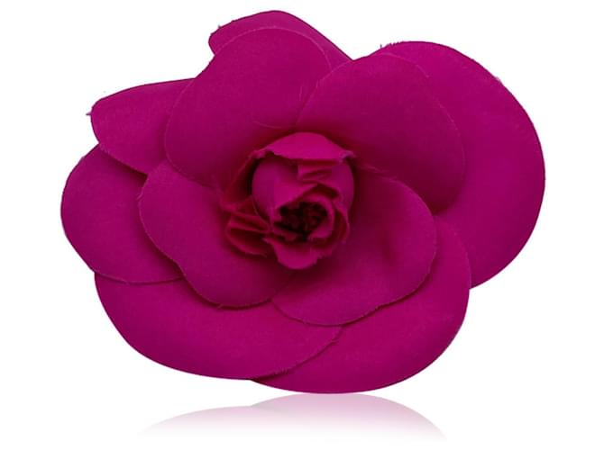 Chanel Broche de alfiler de flor de camelia de seda rosa fucsia vintage   - Joli Closet