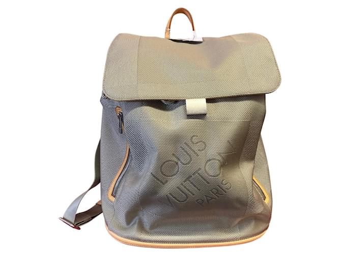 Louis Vuitton backpack pioneer new condition Olive green Cloth ref.550807 -  Joli Closet