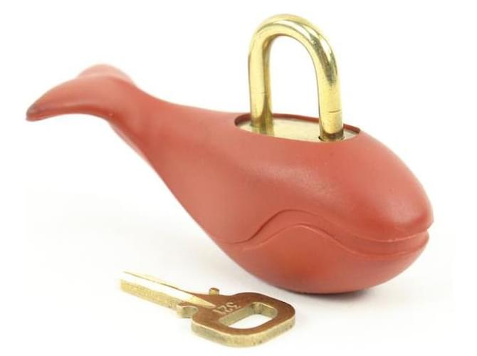 Louis Vuitton Limited edition 1995 LV Cup Whale Pad Lock Keys Padlock Charm  ref.551062