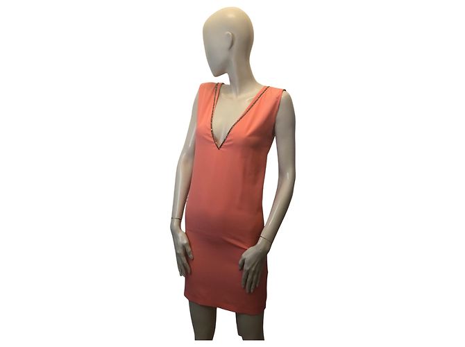 Vestido Maje de seda coral sem mangas e costas nuas com strass