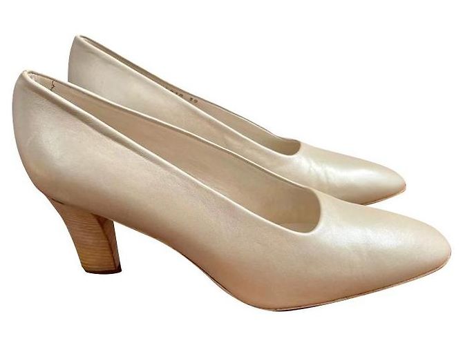 Philippe Model Leather Pumps Cream Eggshell