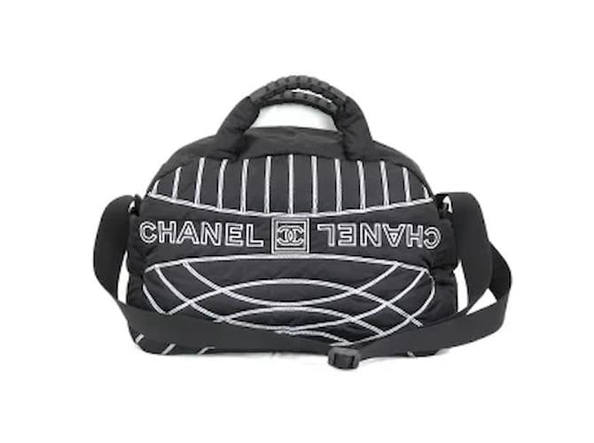 Chanel Sac de voyage Nylon Noir  ref.552532