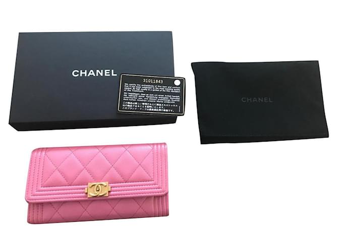 Le Boy Chanel carteiras Rosa Couro  ref.552921
