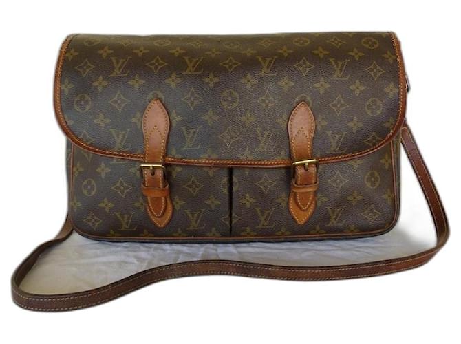 Gibeciere Louis Vuitton Handbags Brown Leather Cloth ref.554005