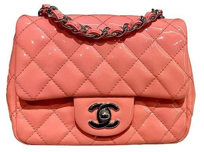 Mini sac à rabat carré en cuir verni matelassé rose classique Chanel Cuir vernis  ref.554124