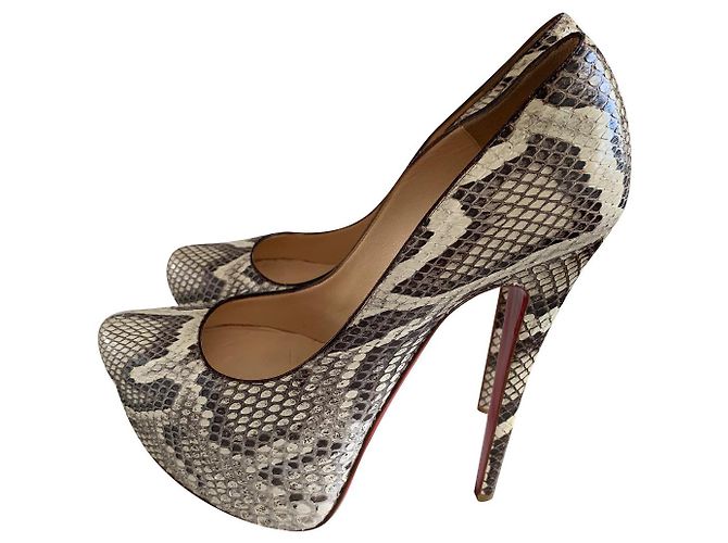 Christian Louboutin Daffodile Python Pumps Grau