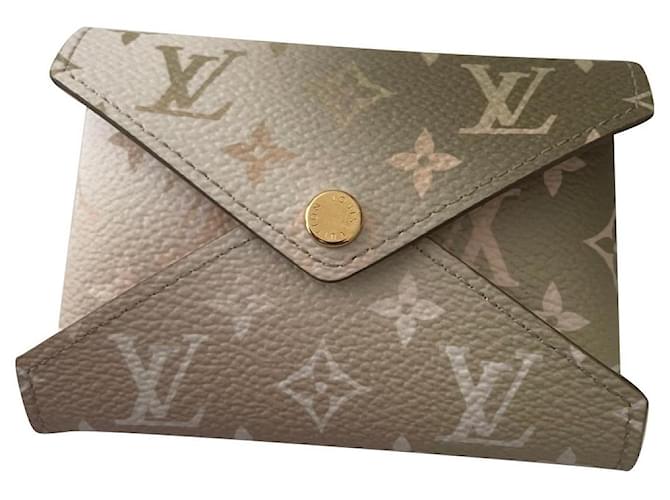 Louis Vuitton LV Kirigami pouch small Beige ref.554847 - Joli Closet
