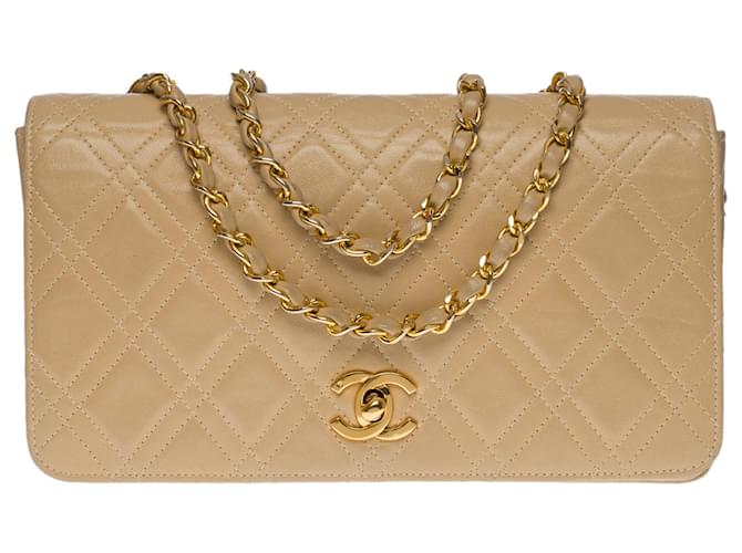 Timeless Seltene Chanel-Handtasche in limitierter Auflage mit durchgehender Klappe aus beigem Lammleder mit Rautensteppung, garniture en métal doré Lammfell  ref.555153