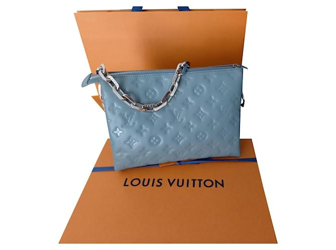 Louis Vuitton Bolsa Glaciar Coussin PM Bleu Azul Pele de cordeiro  ref.555169