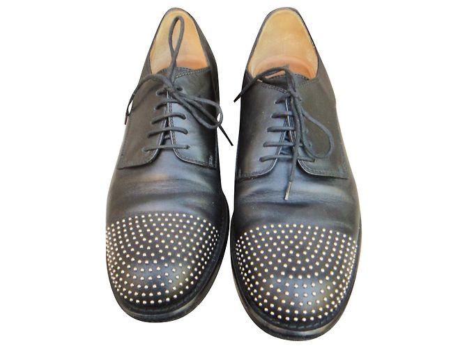 Derby Gucci in pelle nera con punta borchiata 38 IT Nero