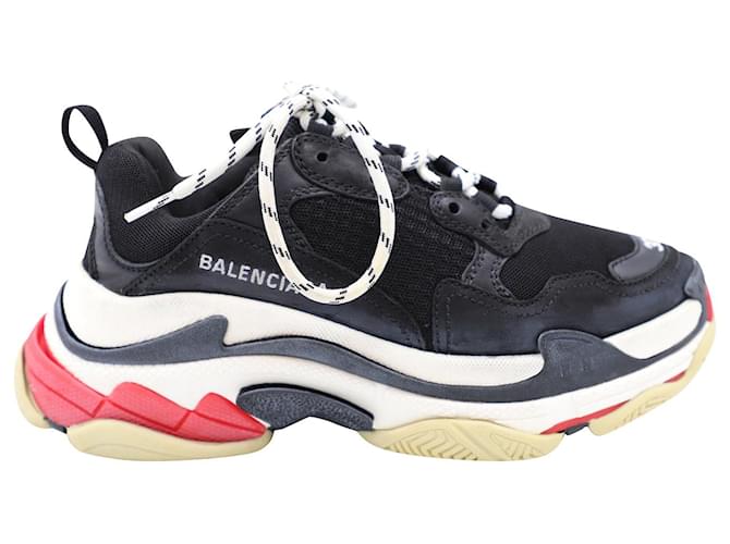 Balenciaga Baskets Triple S en Polyester Noir  ref.557648