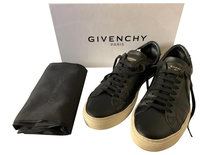 Givenchy Black leather Urban Knots sneakers  ref.558092