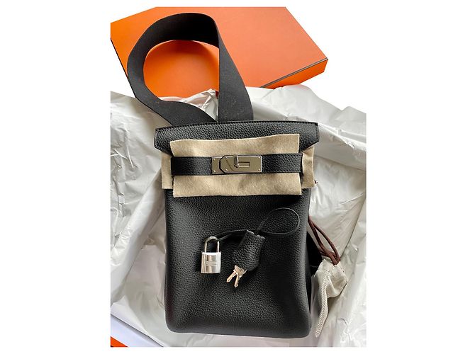 Sac à dépêches Hermès HAC Backpack Black Lambskin