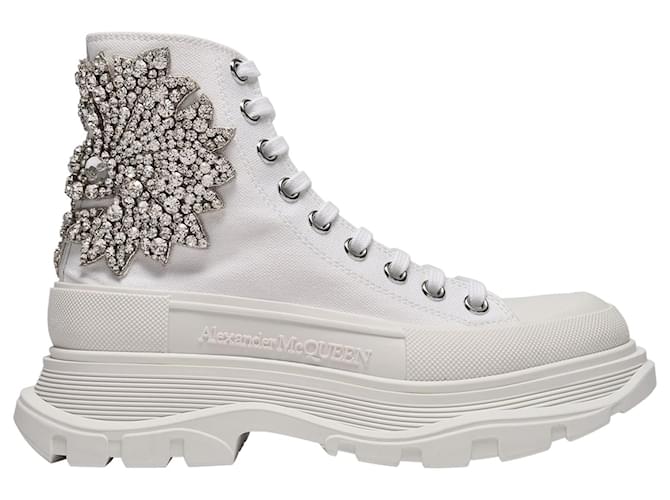 Alexander Mcqueen Tread Slick Low Sneakers in White Canvas Cloth  ref.559605