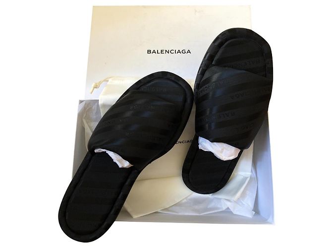 Balenciaga Pantoletten Schwarz Synthetik 41