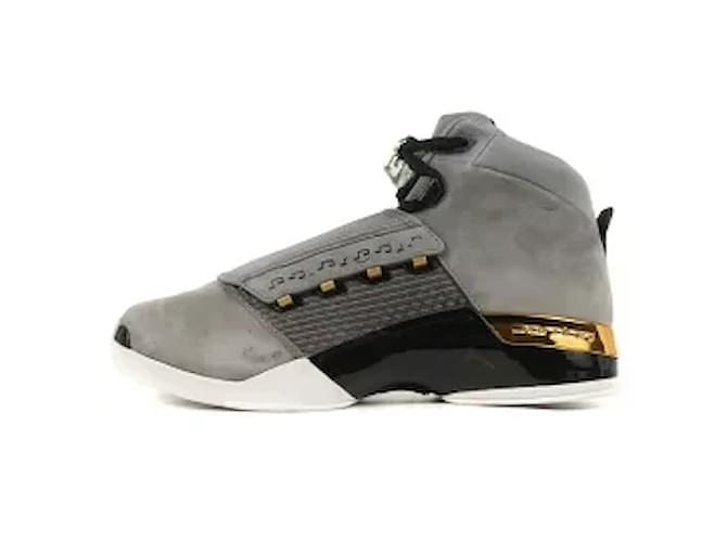 Nike Sneakers Grey Nubuck  ref.559981