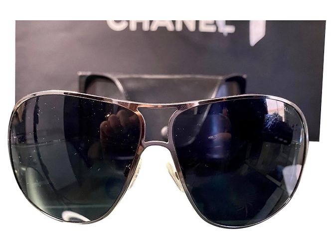 Chanel Sonnenbrille schwarz silber metall