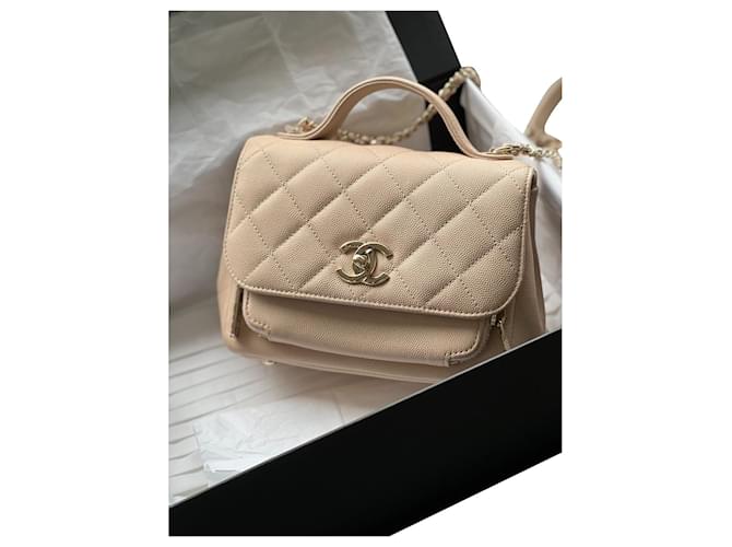 bolso de afinidad comercial de chanel Beige Cuero  ref.561873