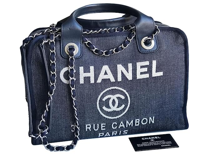 Chanel Bolso Deauville con tarjeta Azul Pantalones vaqueros  ref.562776