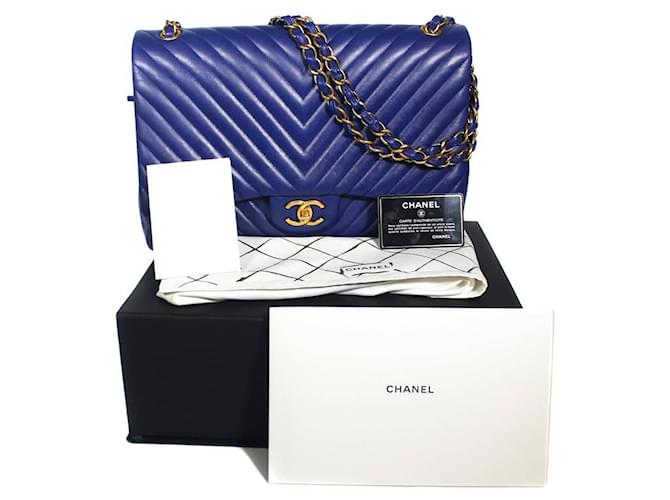 Timeless Chanel Classic forrado Flap Maxi Chevron Blue Azul Couro  ref.564242
