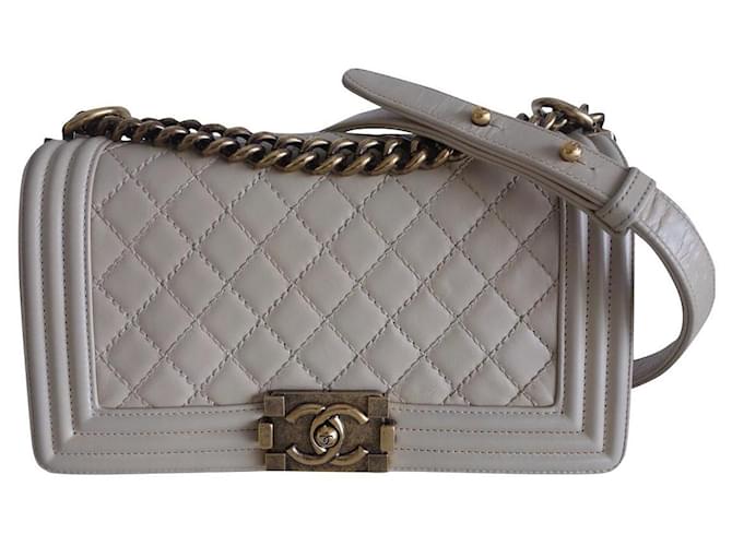 Bolso best sale chanel boy