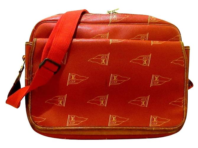 Louis Vuitton Sac à bandoulière Cuir Rouge  ref.564811