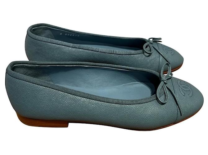 Chanel Ballet flats Blue Leather  ref.565578