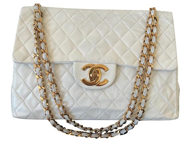 Chanel Timeless/Classic Double Flap Shoulder Bag in White Quilted Lambskin, GHW