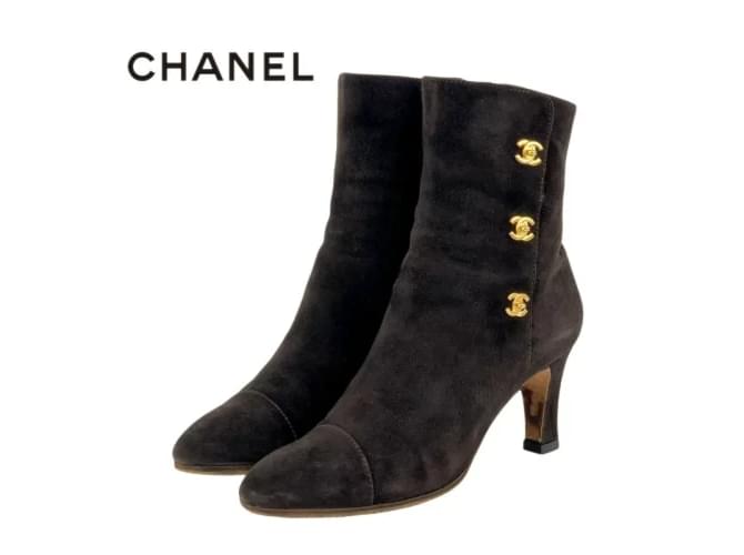 Chanel Boots Brown Suede  ref.566162