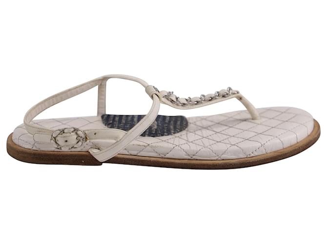 Timeless Sandálias Chanel Quilted Thong em Couro Branco  ref.567730