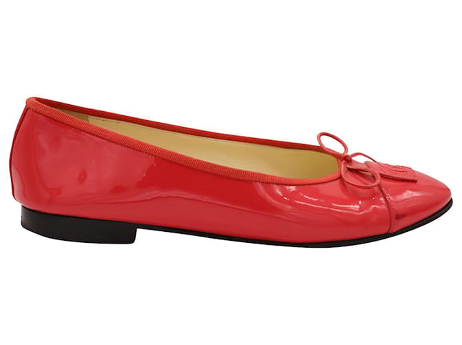 Chanel CC Cap Toe Ballet Flats in Light Red Patent Leather  ref.567759