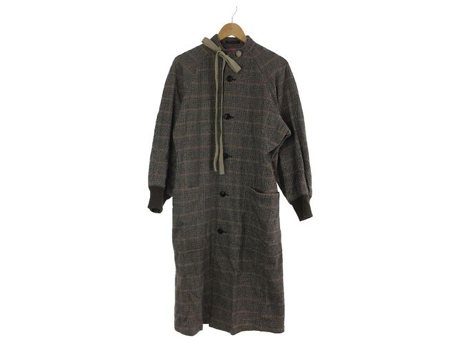Y'S Abrigos, Ropa de calle Castaño