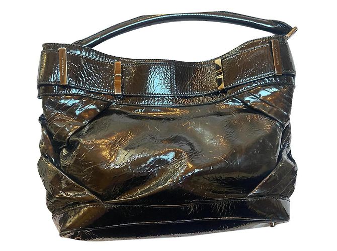 Autre Marque Burberry Schultertasche aus schwarzem Lackleder