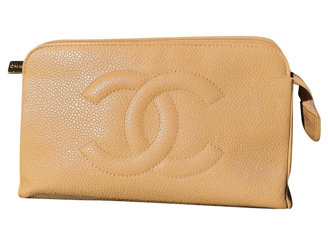 Chanel Bolsa clutch com logo CC Bege Couro  ref.569096