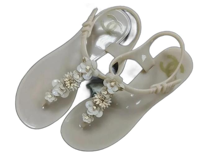 NWOT Chanel Camelia Rubber Flat Slingback Sandals Sz.39 Beige  ref.570463