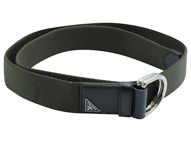 Cinturón de grano grueso con placa del logotipo de Prada en poliéster caqui verde  ref.570672