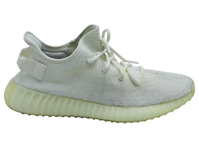 Yeezy Boost 350 V2 Sneakers in Triple White Synthetic  ref.571744
