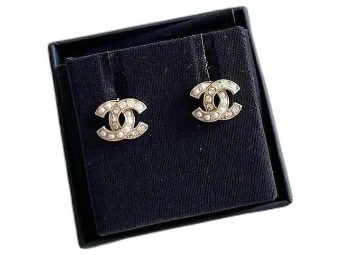 Chanel Brincos Dourado Metal  ref.572083