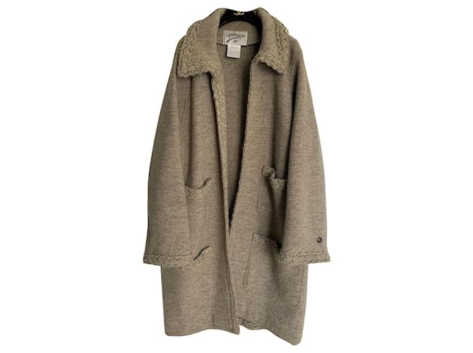 Chanel Coats, Outerwear Grey Wool  ref.572281