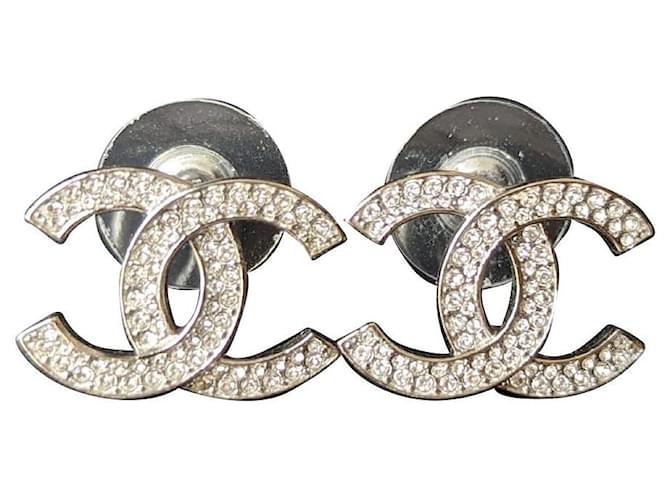 Chanel CC B20Carte de boîte de boucles d'oreilles S Classic Crystal Silver Hardware Logo Métal Argenté  ref.572304