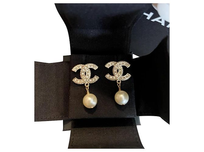 Chanel Ohrringe Weiß Metall