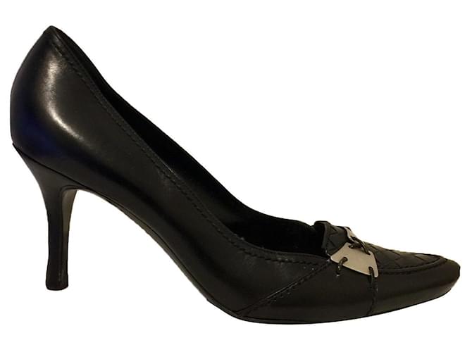 Bottega Veneta zapatos negros con punta, intrecciato Cuero  ref.572555