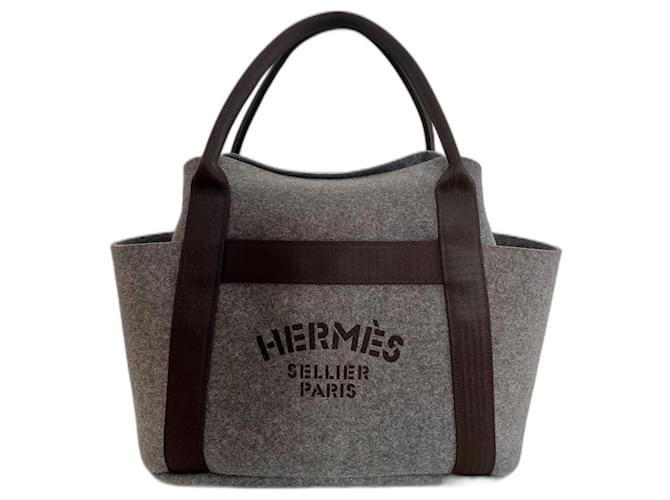 Hermès Grooming Bag Brown Grey Wool  ref.572582