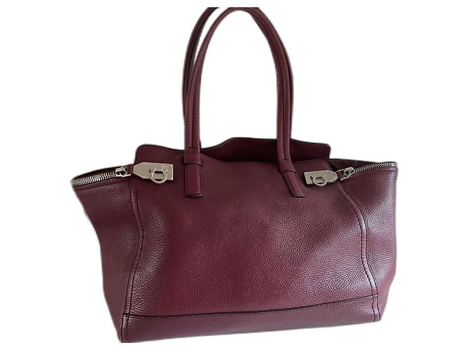 Salvatore Ferragamo Bolso grande Salvatore Ferragomo Burdeos