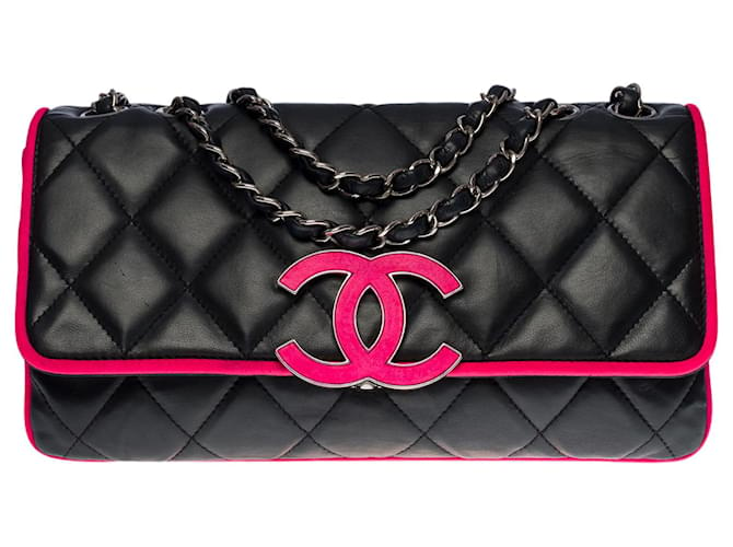 Timeless Bolsa Chanel Classic com aba muito bonita Bolsa estilo envelope em couro de cordeiro acolchoado bicolor preto e rosa neon, Garniture en métal argenté  ref.573039