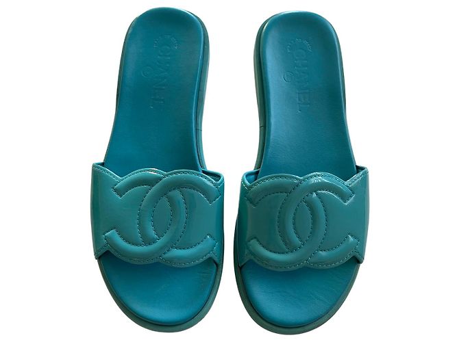 Chanel Maultiere Türkis